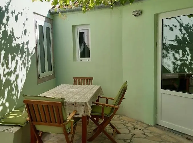 Mirjana Apartamento Nerezine