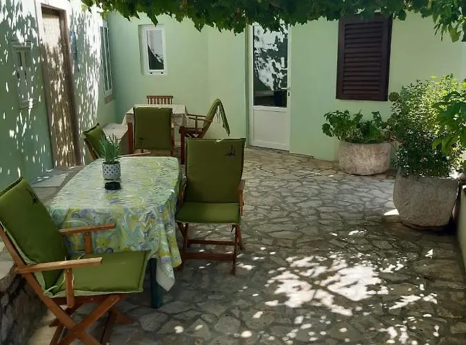 Apartamento Mirjana Nerezine